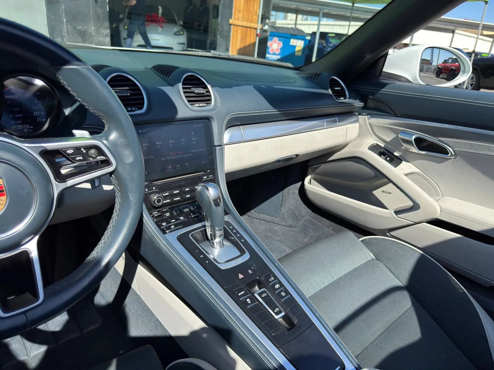 Used 2020 Porsche 718 Boxster RWD image 21