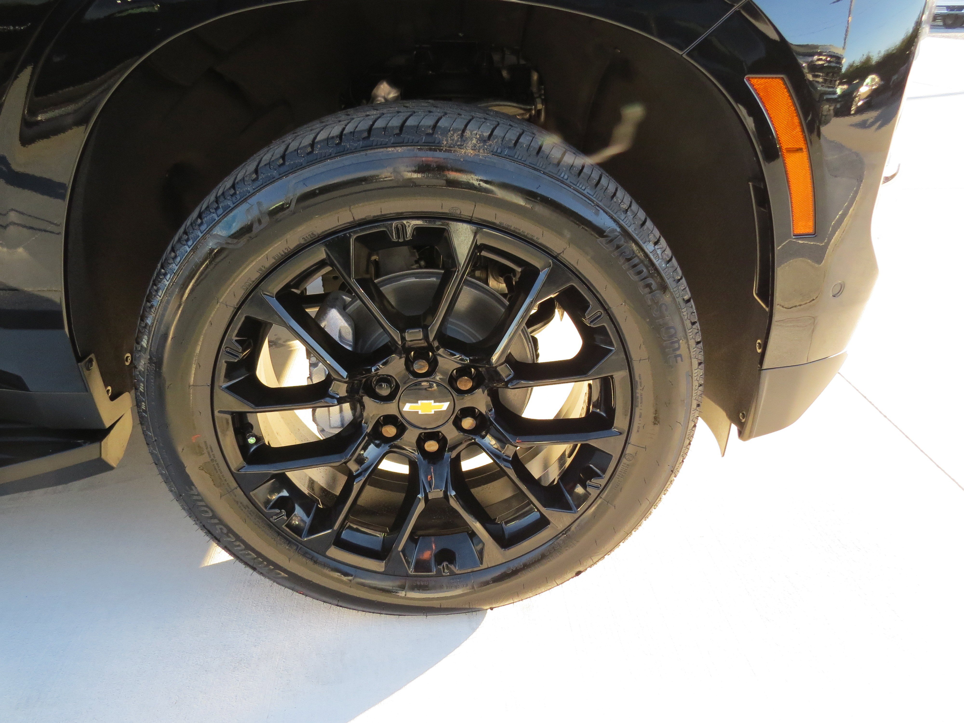 New 2026 Chevrolet Suburban Premier w/ Sun And Tow Package image 7