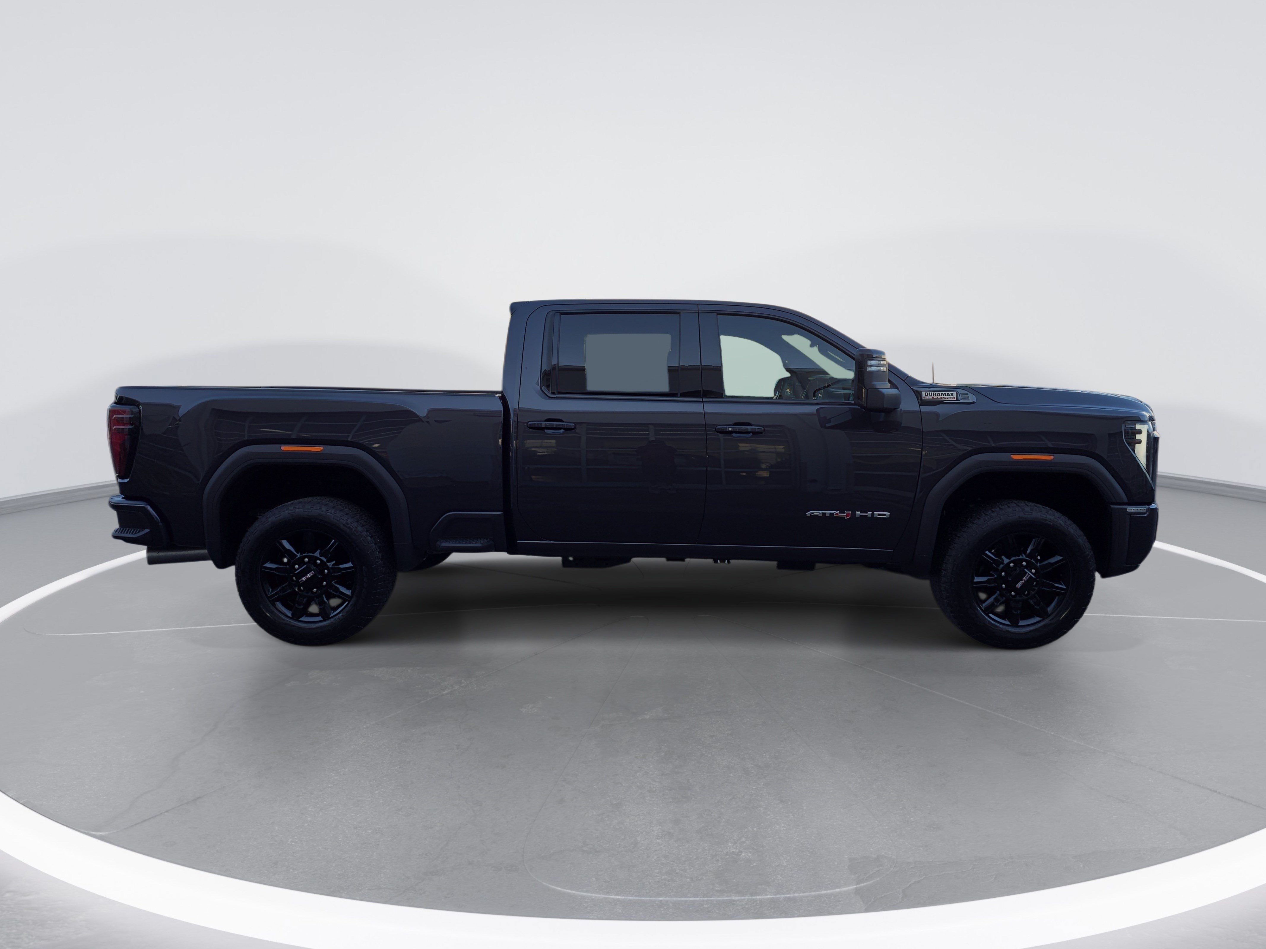 Used 2026 GMC Sierra 2500 AT4 AWD/4WD image 2