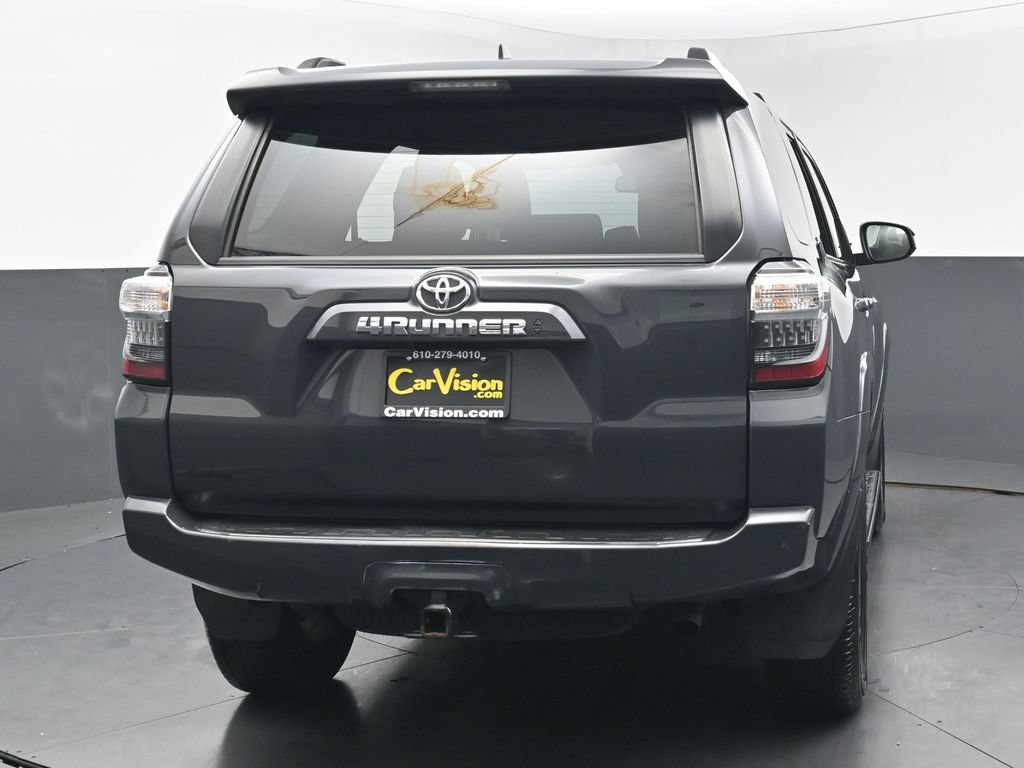 Used 2024 Toyota 4Runner SR5 AWD/4WD image 4