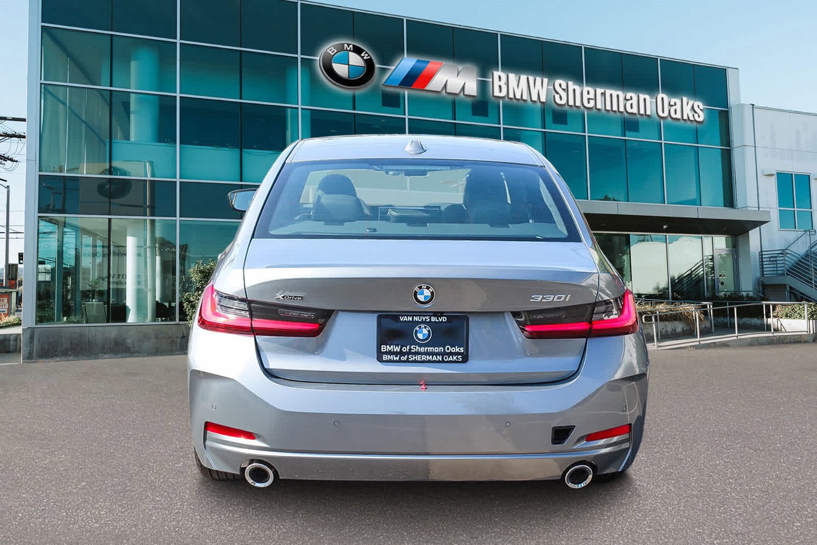 New 2025 BMW 330i xDrive Sedan w/ Convenience Package image 5