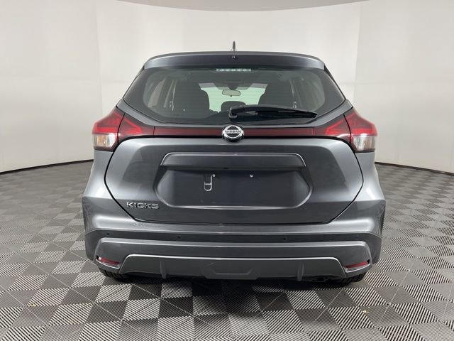 Used 2021 Nissan Kicks S image 9
