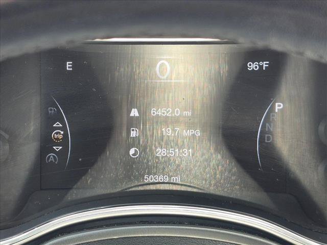 Used 2022 Jeep Grand Cherokee Laredo E AWD/4WD image 11