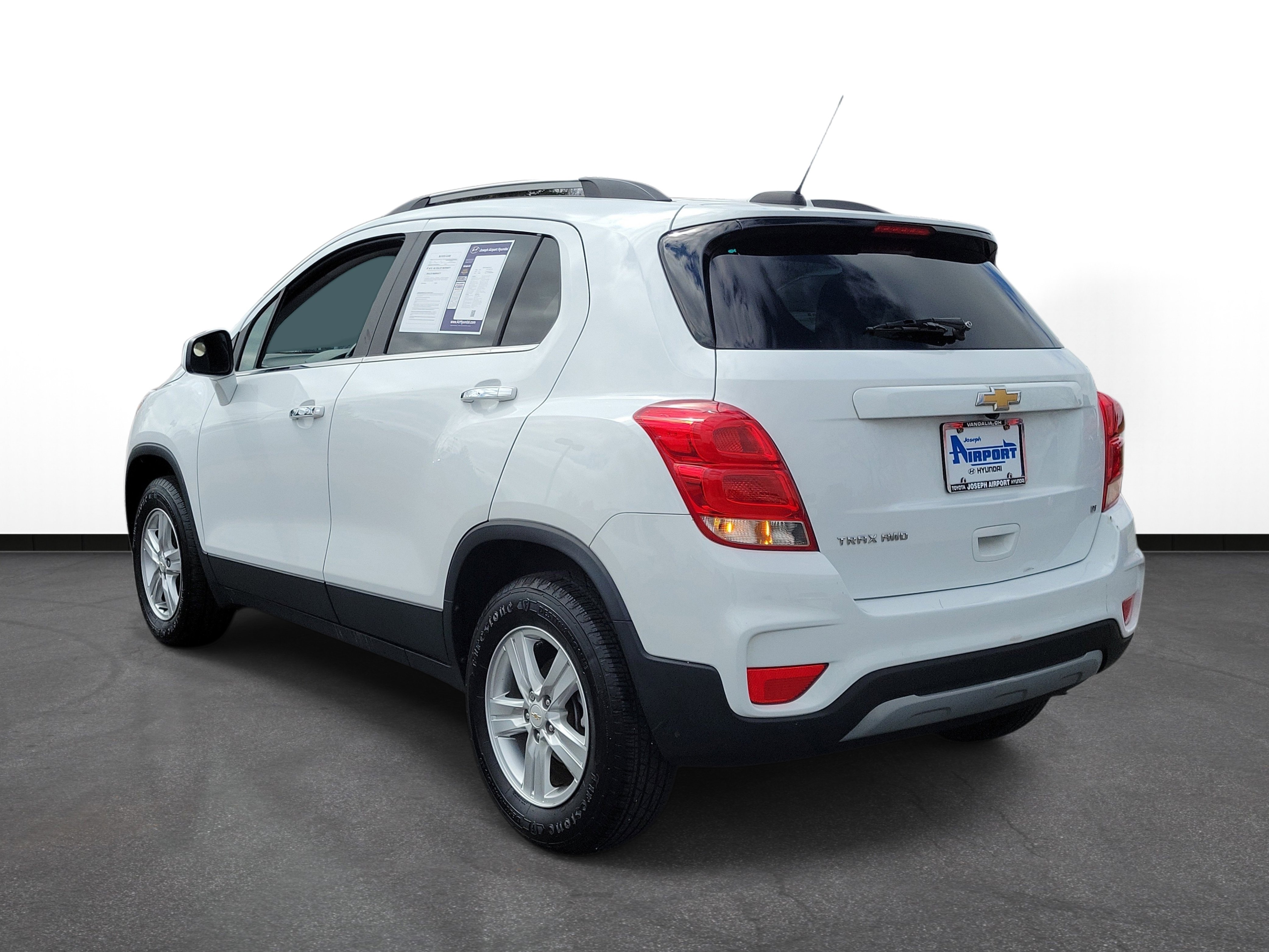 Used 2019 Chevrolet Trax LT w/ LT Convenience Package image 3