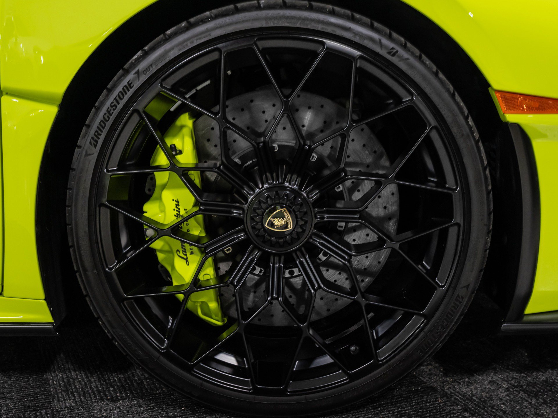Used 2023 Lamborghini Huracan STO RWD image 34