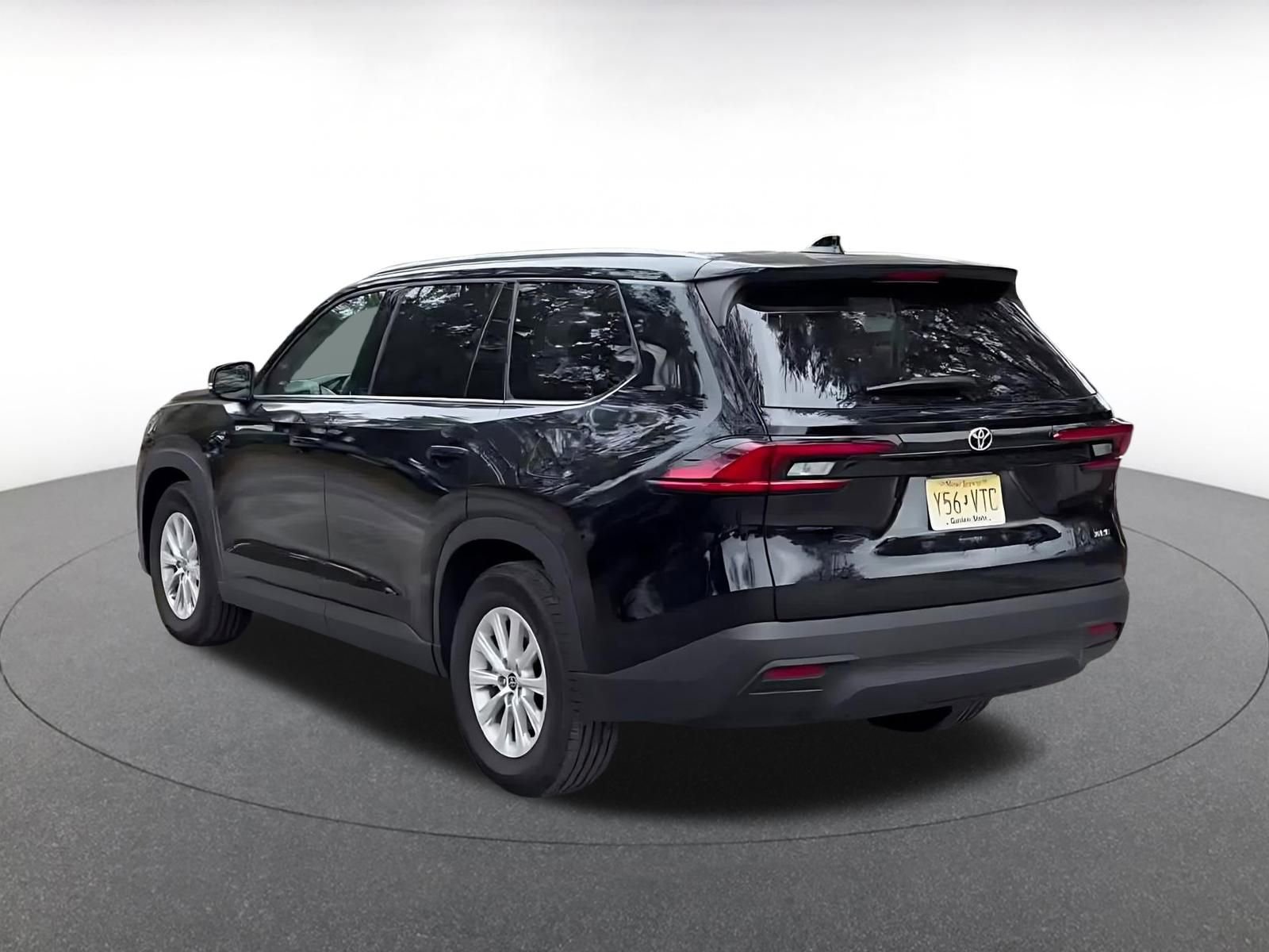 Used 2025 Toyota Grand Highlander FWD image 11