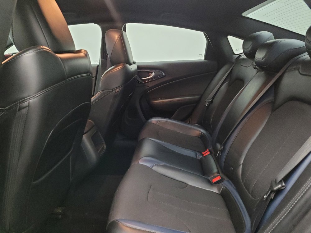 Used 2015 Chrysler 200 S image 18