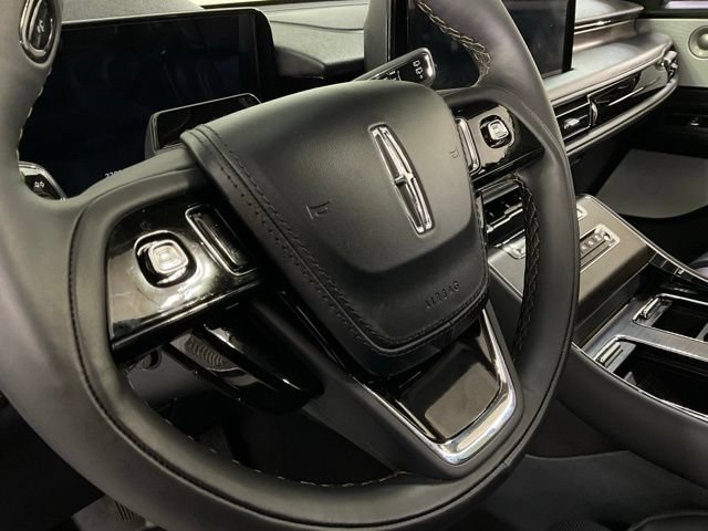 Used 2026 Lincoln Aviator Reserve AWD/4WD image 17
