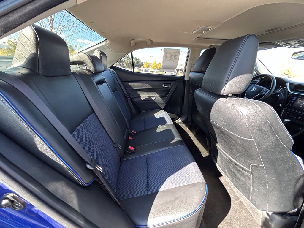 Used 2017 Toyota Corolla SE w/ SE Premium Package FWD image 30