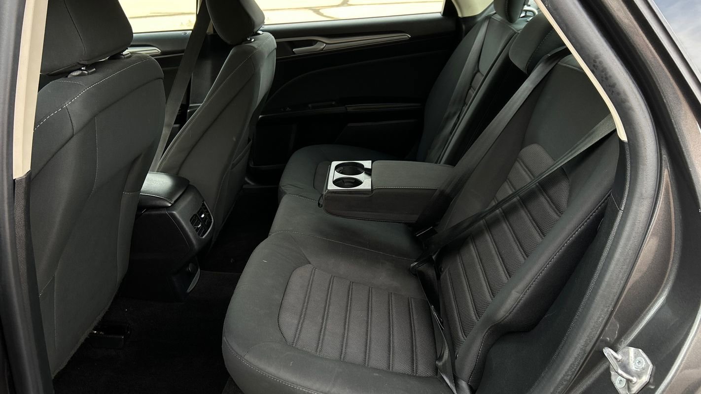 Used 2020 Ford Fusion SE AWD/4WD image 10