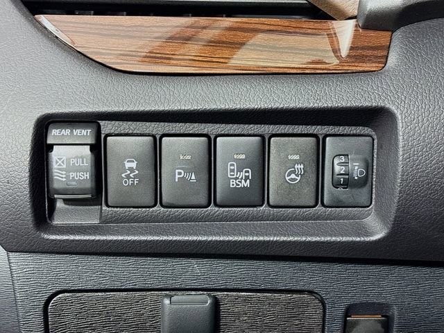 Used 2017 Toyota Sienna XLE image 10