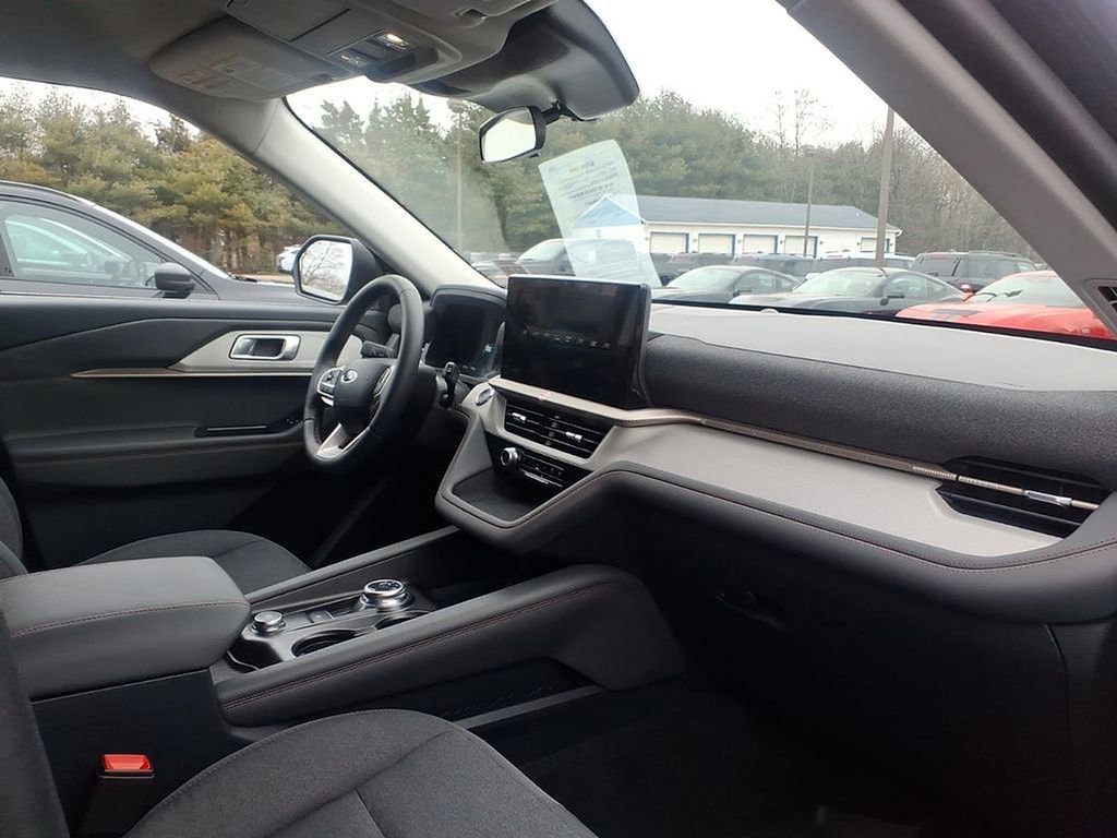 Used 2026 Ford Explorer Active image 8