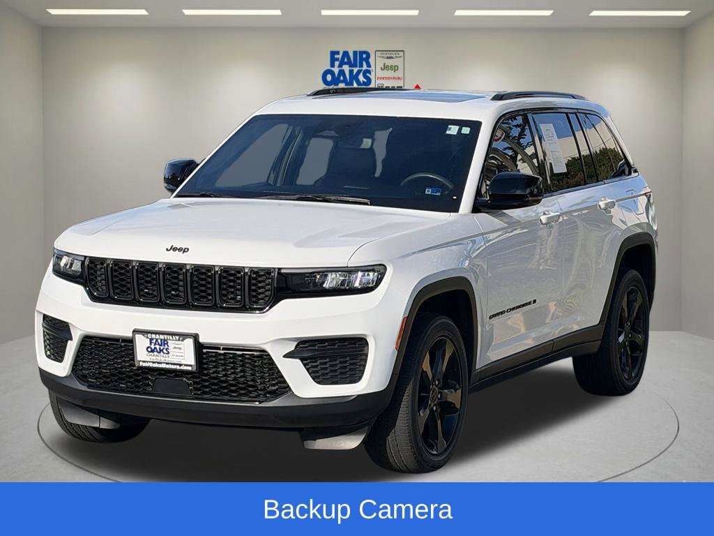 Certified 2023 Jeep Grand Cherokee Altitude AWD/4WD image 3