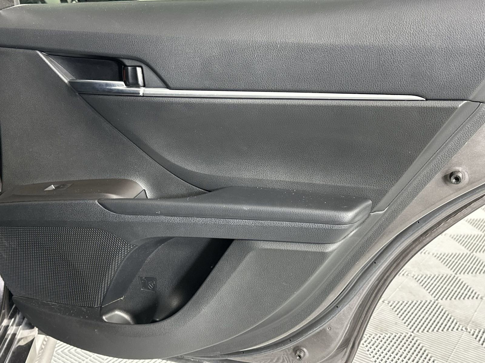 Used 2022 Toyota Camry SE w/ Convenience Package FWD image 31