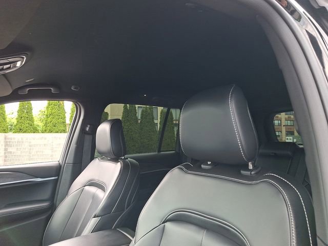 Used 2024 Jeep Grand Cherokee Limited w/ Black Appearance Package AWD/4WD image 13