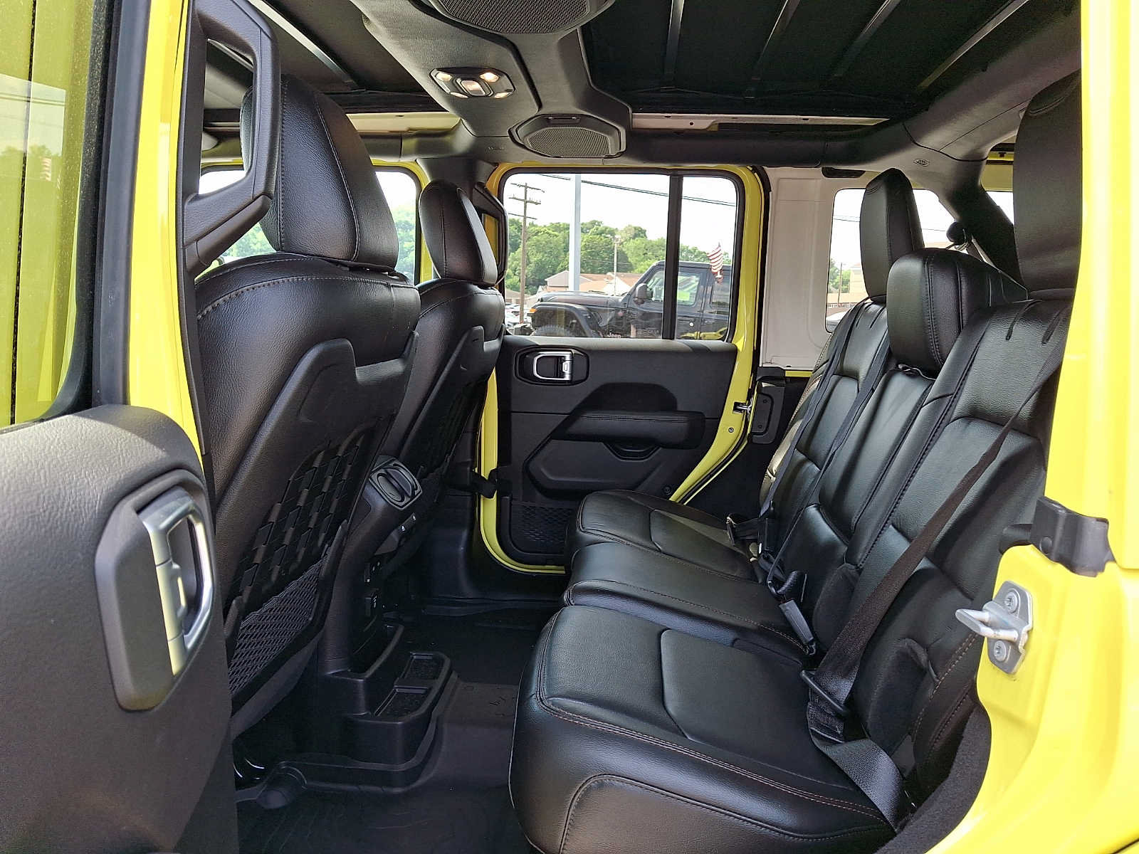 Used 2023 Jeep Wrangler Unlimited Rubicon 392 w/ Xtreme Recon 35" Tire Package AWD/4WD image 10