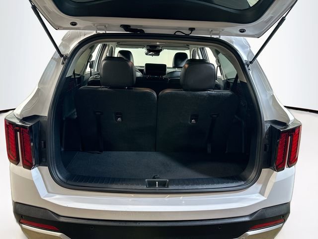 Used 2025 Kia Sorento S image 19