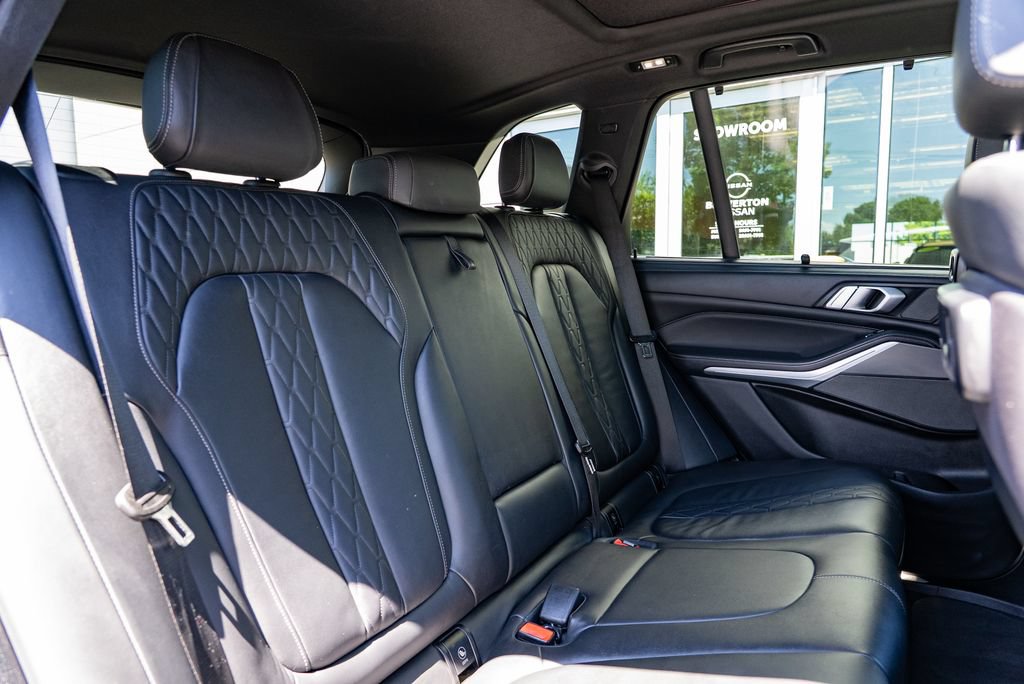 Used 2019 BMW X5 xDrive50i w/ M Sport Package AWD/4WD image 26