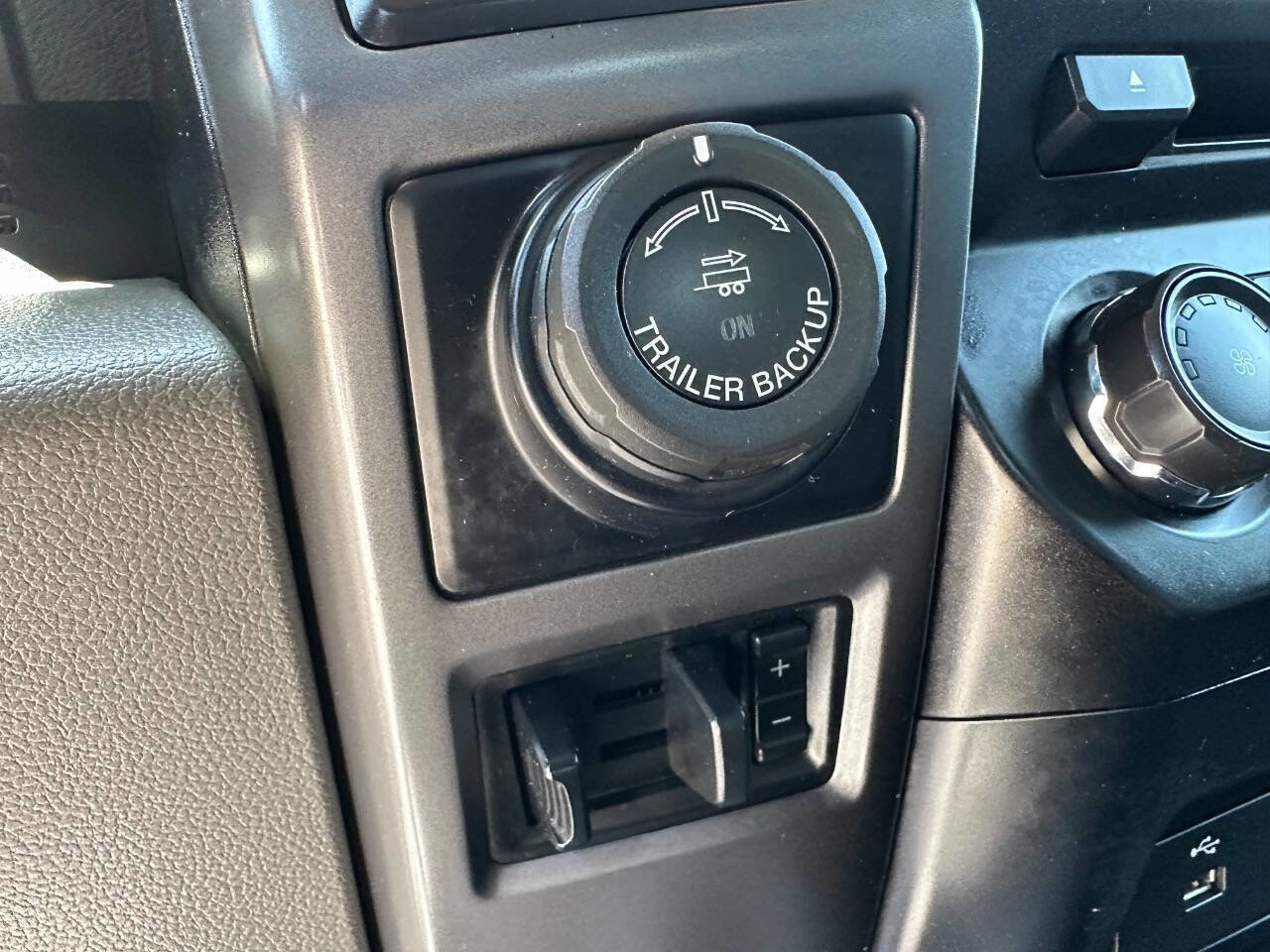 Used 2016 Ford F150 XLT w/ Equipment Group 301A Mid AWD/4WD image 31