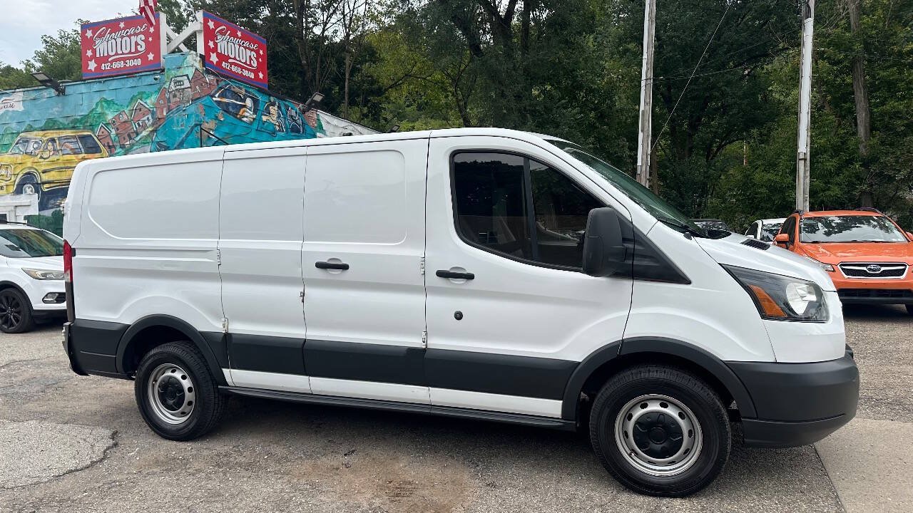 Used 2015 Ford Transit 250 130 Low Roof RWD image 1