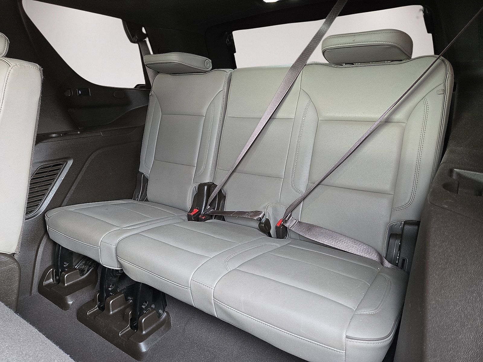 Used 2023 GMC Yukon SLT w/ SLT Luxury Package RWD image 15