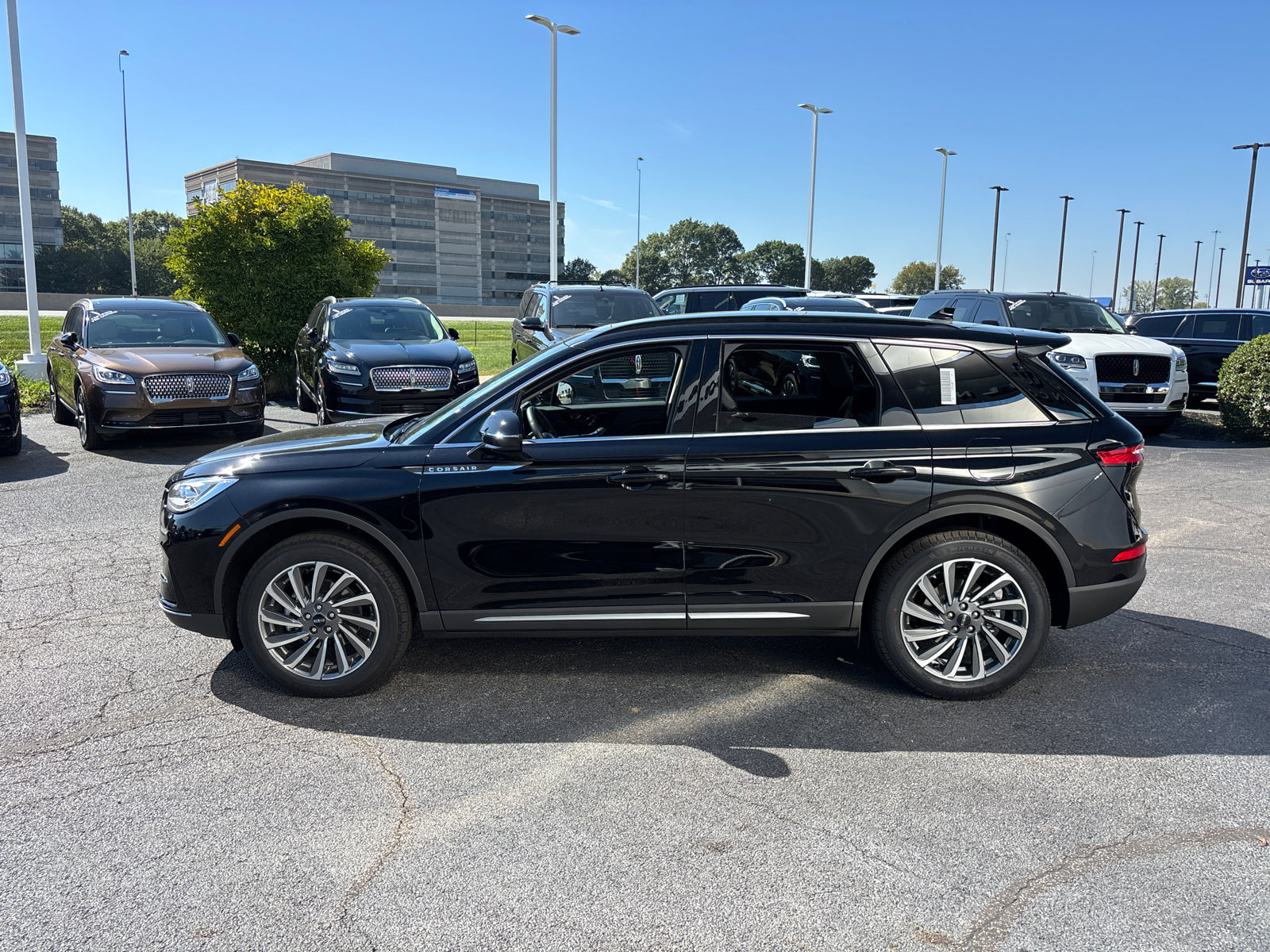 New 2026 Lincoln Corsair Reserve w/ Towing Package image 4