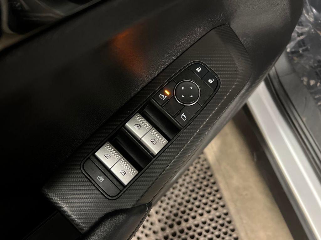 Used 2024 Mitsubishi Outlander ES image 15