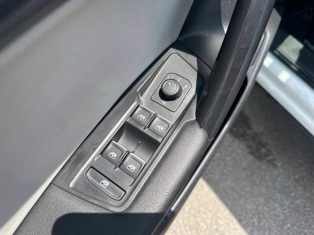 Used 2021 Volkswagen Tiguan SEL AWD/4WD image 10