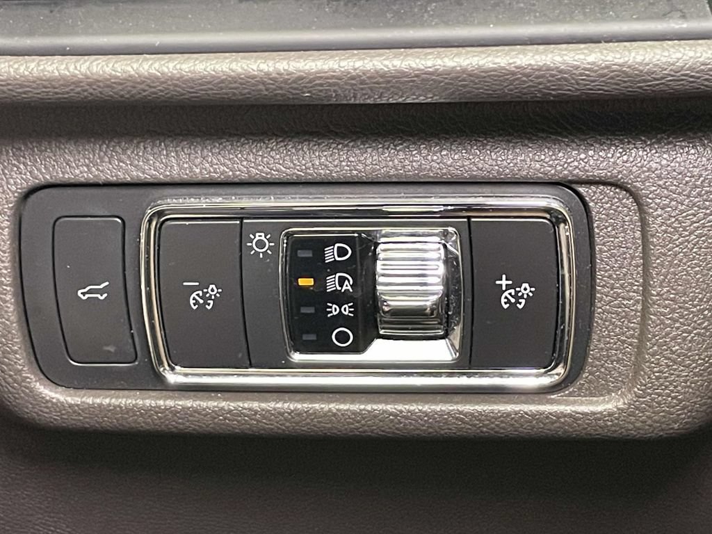 Used 2021 Lincoln Corsair AWD image 28