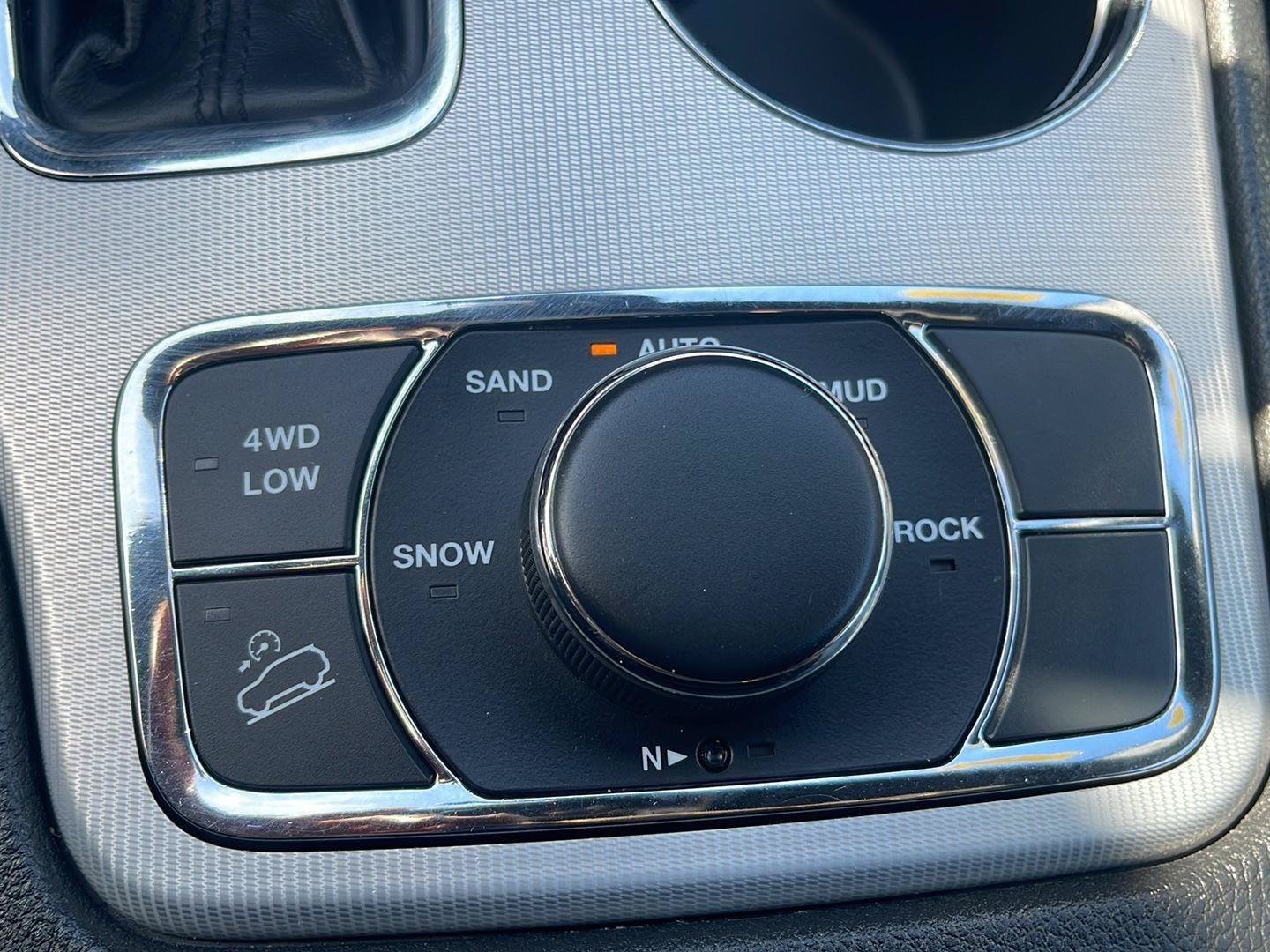 Used 2018 Jeep Grand Cherokee Limited AWD/4WD image 27