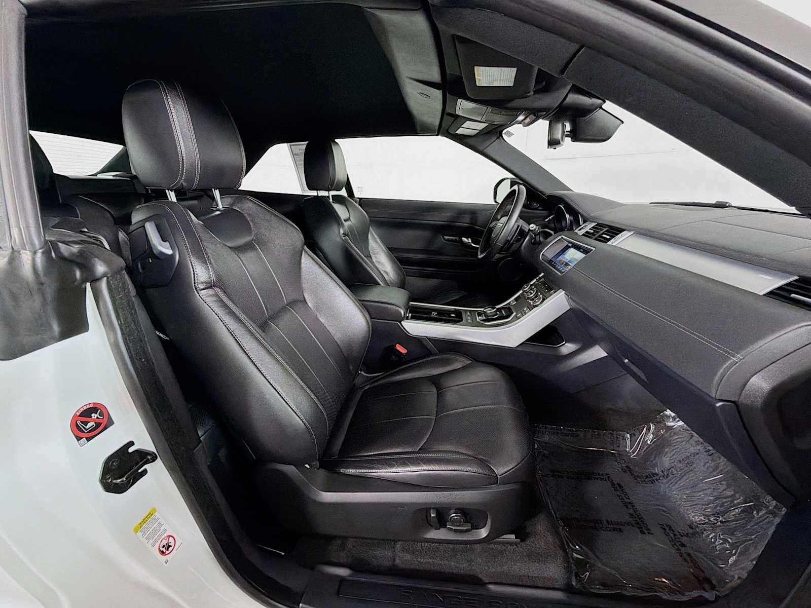 Used 2017 Land Rover Range Rover Evoque SE Dynamic image 27