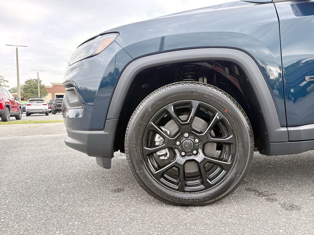 New 2026 Jeep Compass Latitude image 10