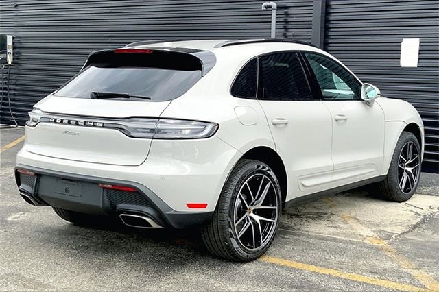 Certified 2026 Porsche Macan AWD/4WD image 10