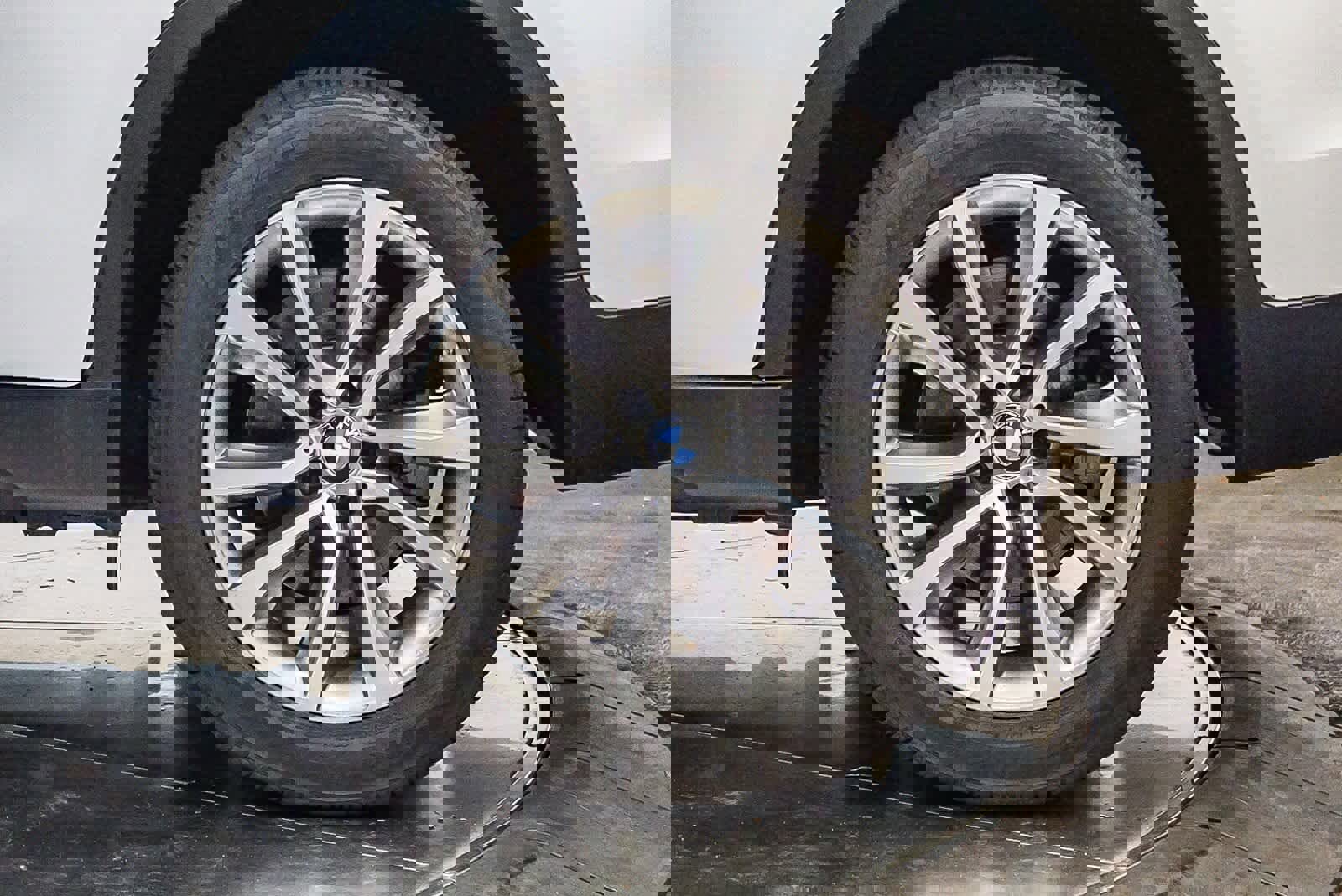 Used 2018 BMW X6 xDrive50i w/ Premium Package image 10