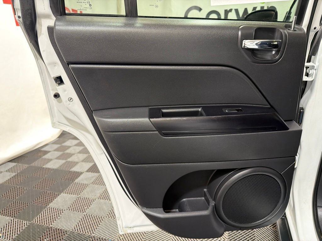 Used 2016 Jeep Compass Sport w/ Power Value Group FWD image 18