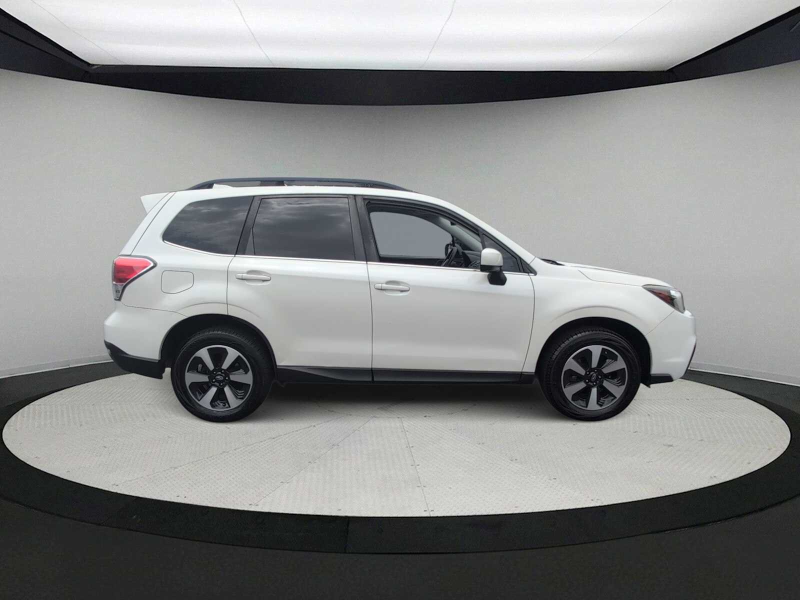 Used 2017 Subaru Forester 2.5i Limited w/ Popular Package #2 AWD/4WD image 9