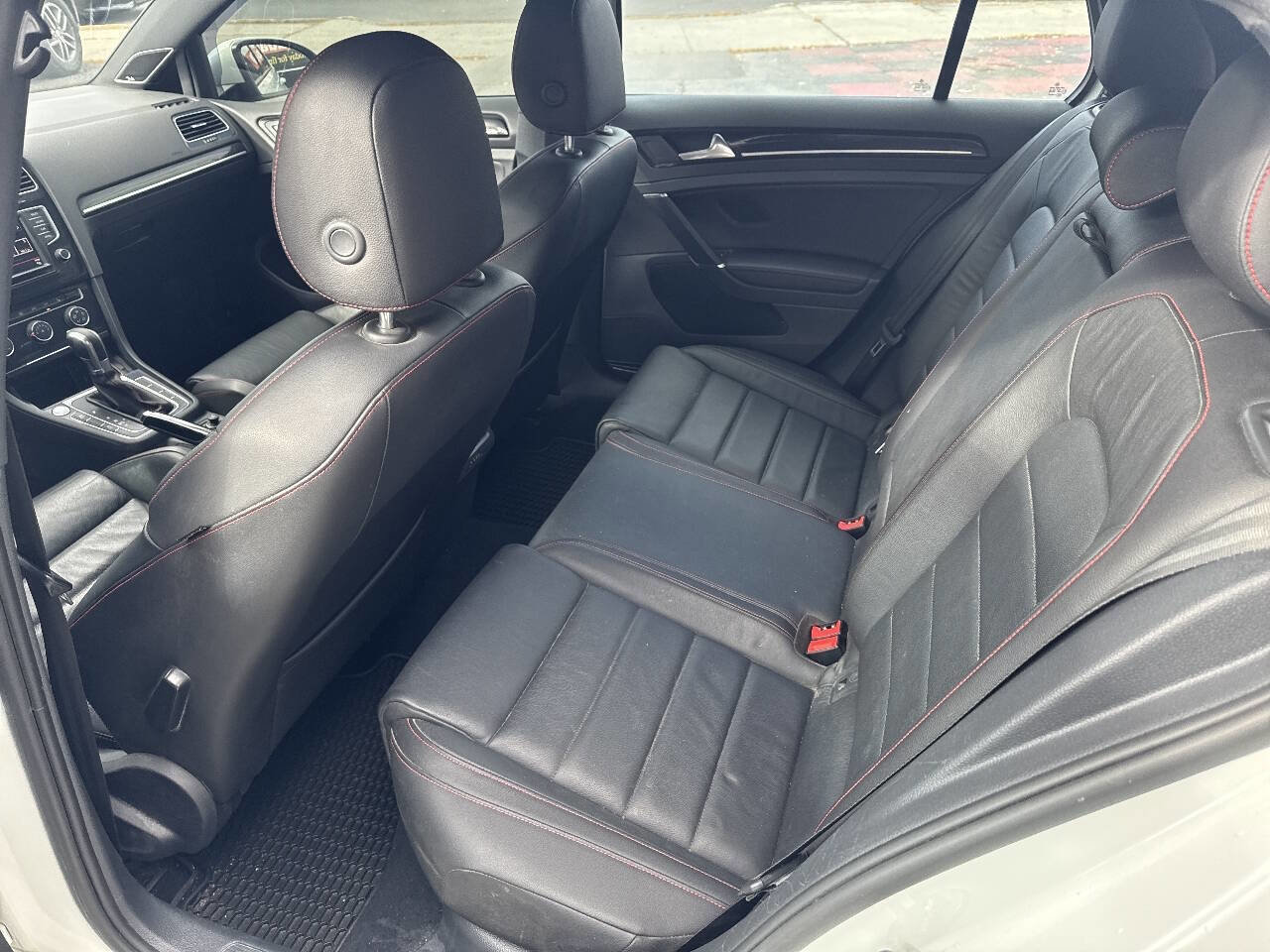 Used 2017 Volkswagen GTI SE FWD image 5