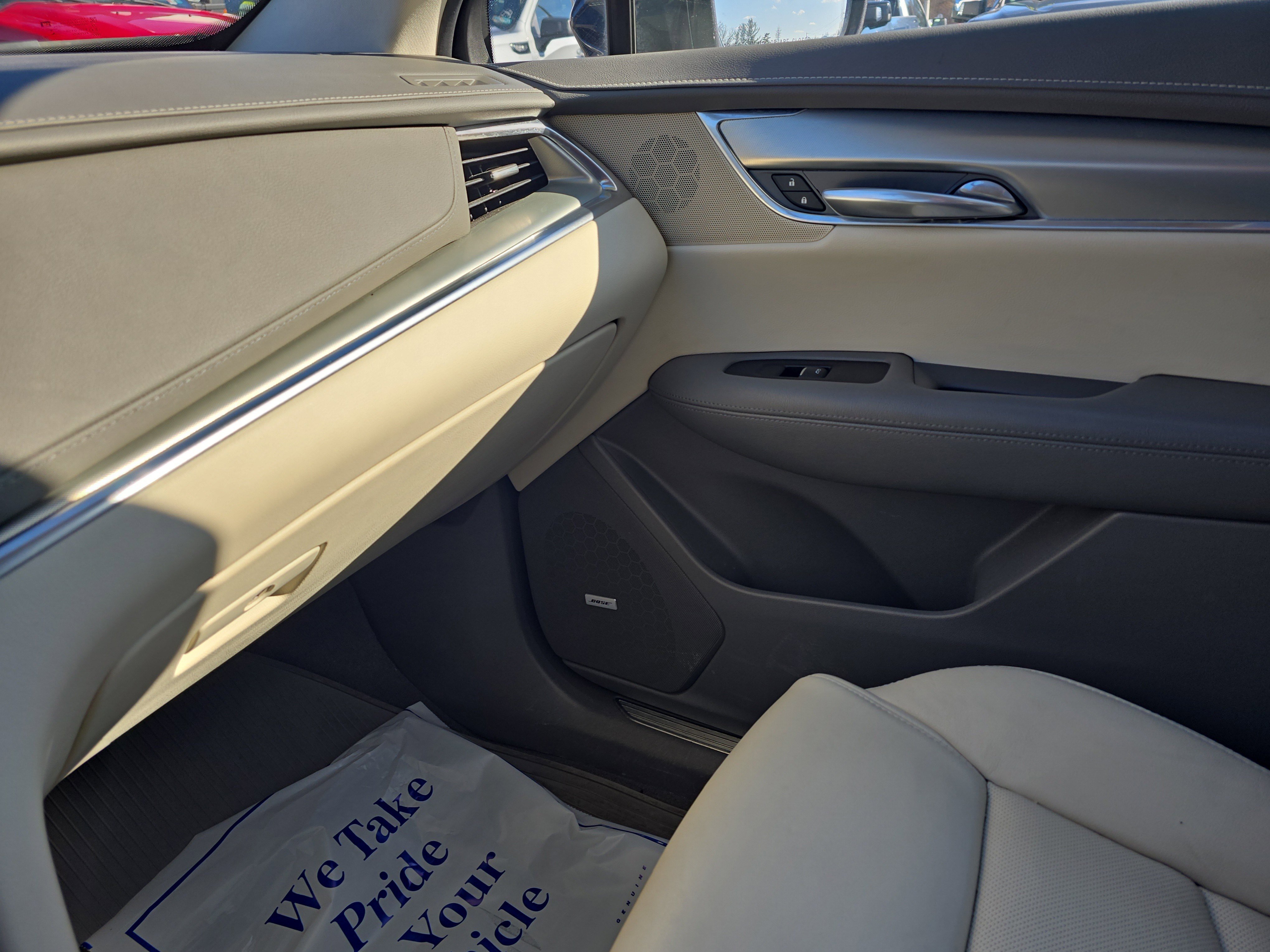 Used 2018 Cadillac XT5 Luxury w/ Driver Awareness Package image 34