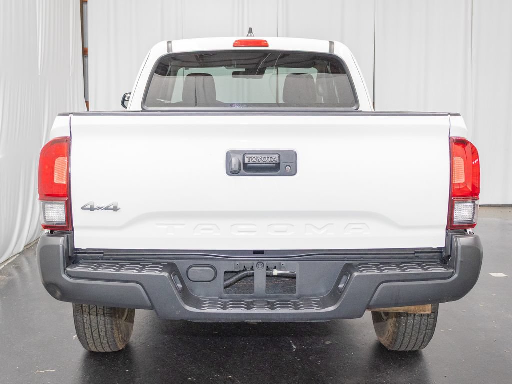 Used 2022 Toyota Tacoma SR AWD/4WD image 3