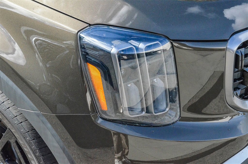 Used 2023 Kia Telluride EX X-Line image 11