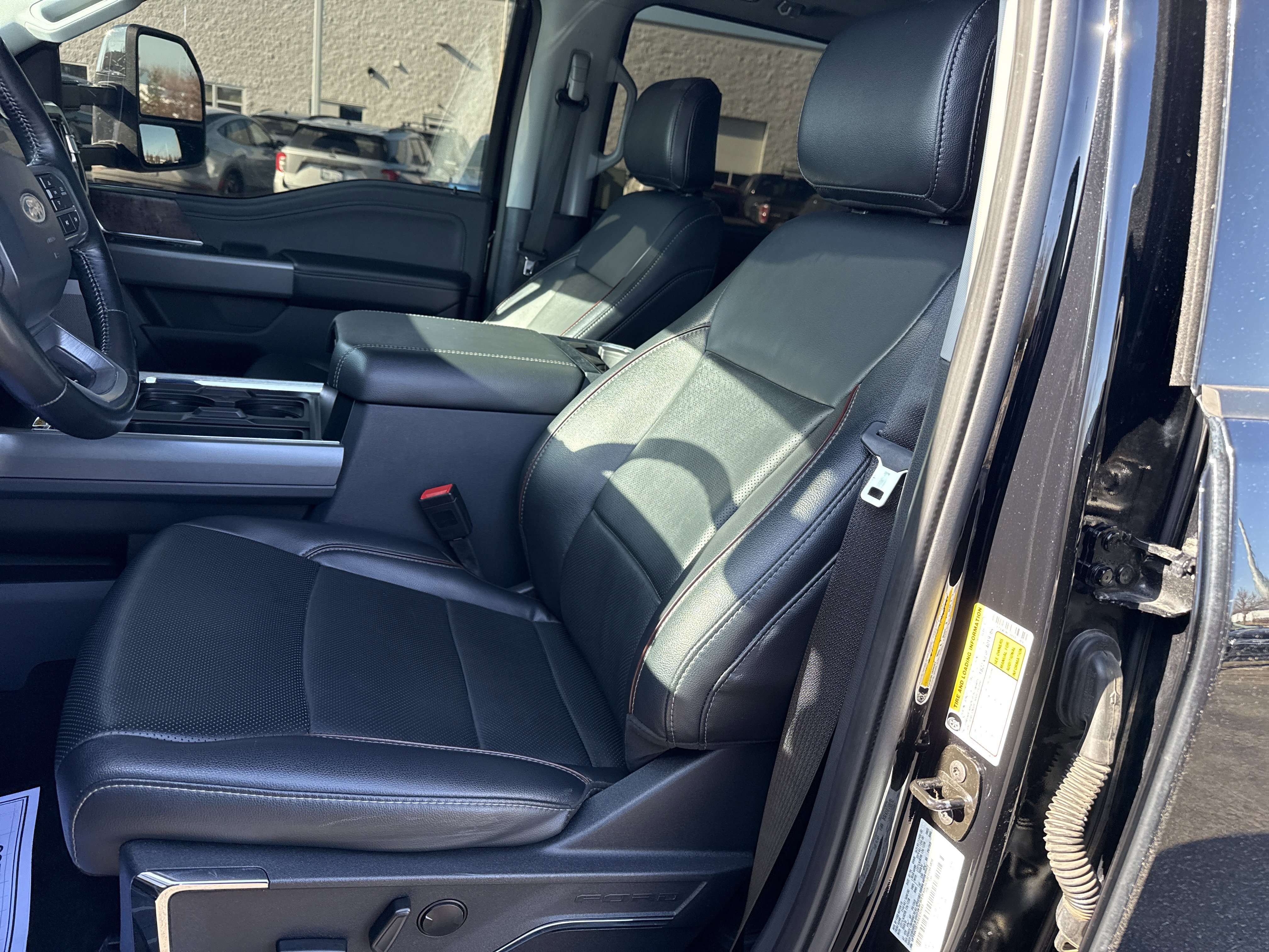 Used 2024 Ford F350 Lariat w/ Black Appearance Package image 20