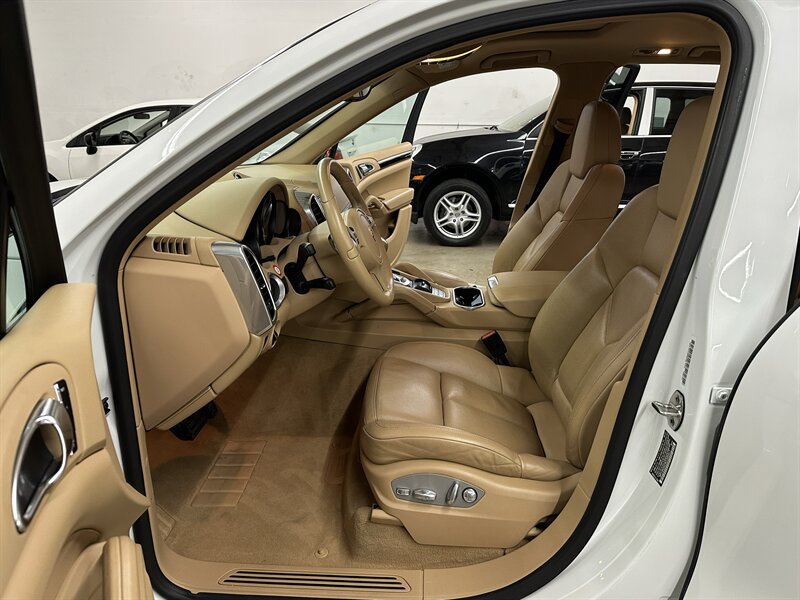 Used 2014 Porsche Cayenne AWD/4WD image 10