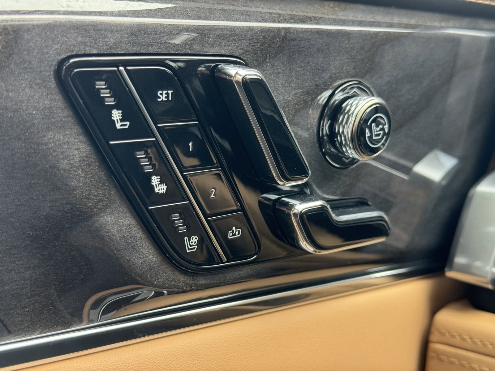 New 2025 Cadillac Escalade IQ Sport 2 w/ LPO, ONYX Package image 30