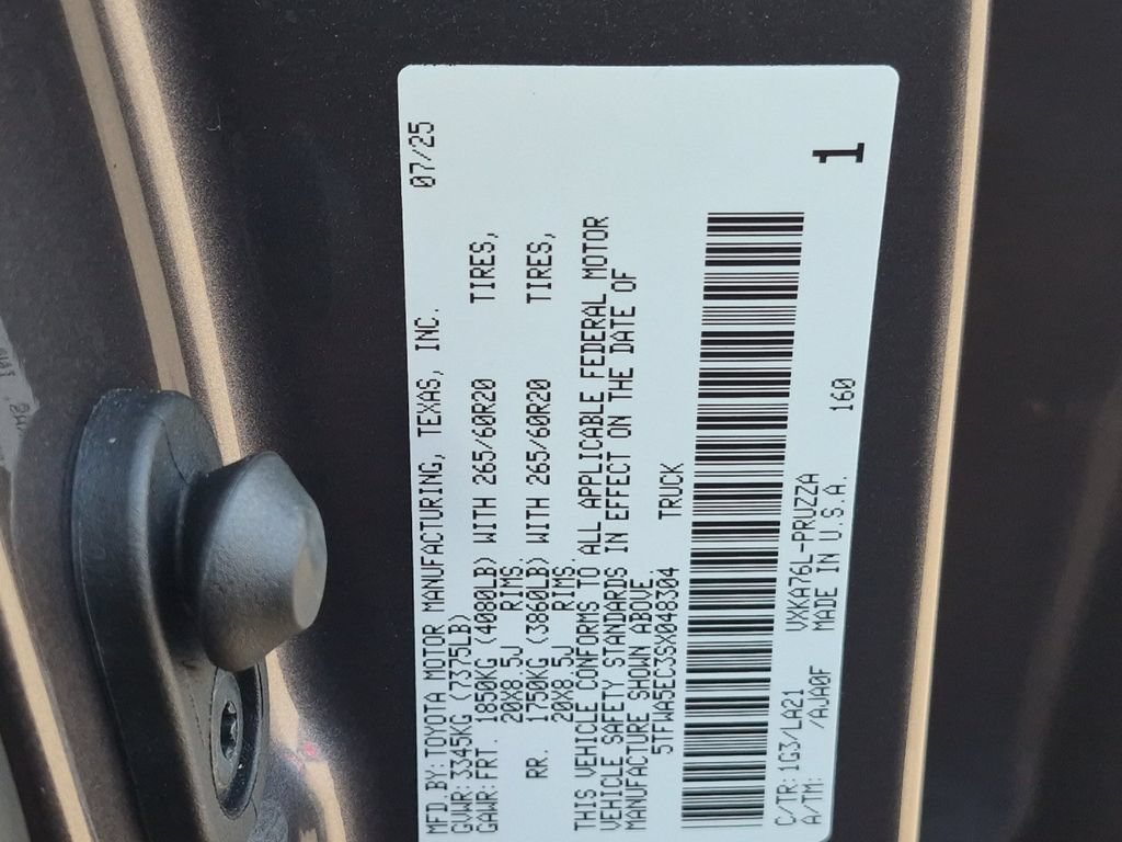 Used 2025 Toyota Tundra Platinum AWD/4WD image 31