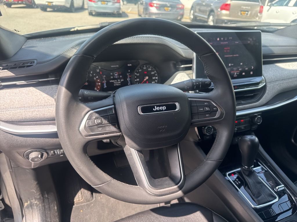 Used 2024 Jeep Compass Latitude AWD/4WD image 10