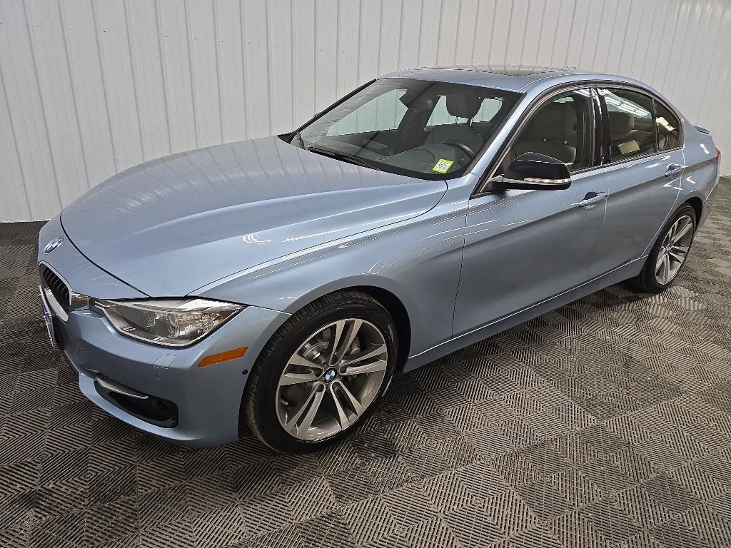 Used 2013 BMW 335i xDrive Sedan AWD/4WD image 8