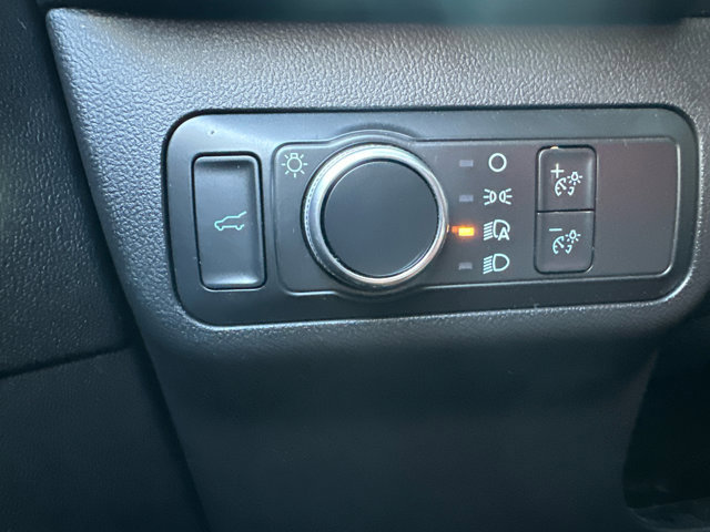 Used 2022 Ford Escape SE w/ SE Sport Appearance Package image 25