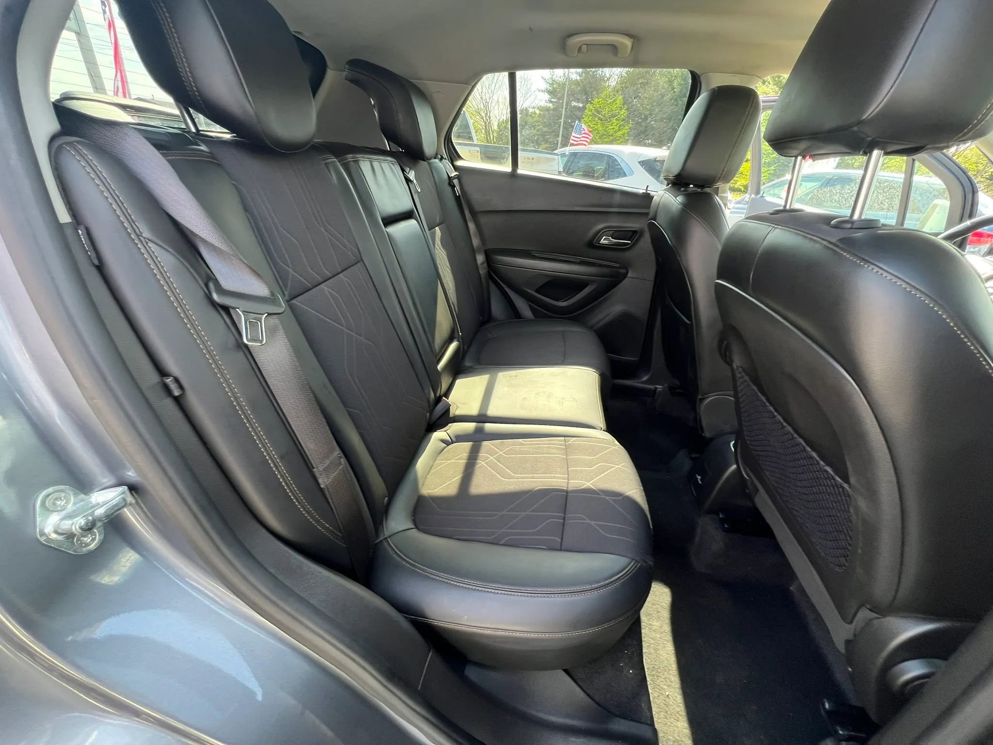 Used 2019 Chevrolet Trax LT w/ LT Convenience Package FWD image 10