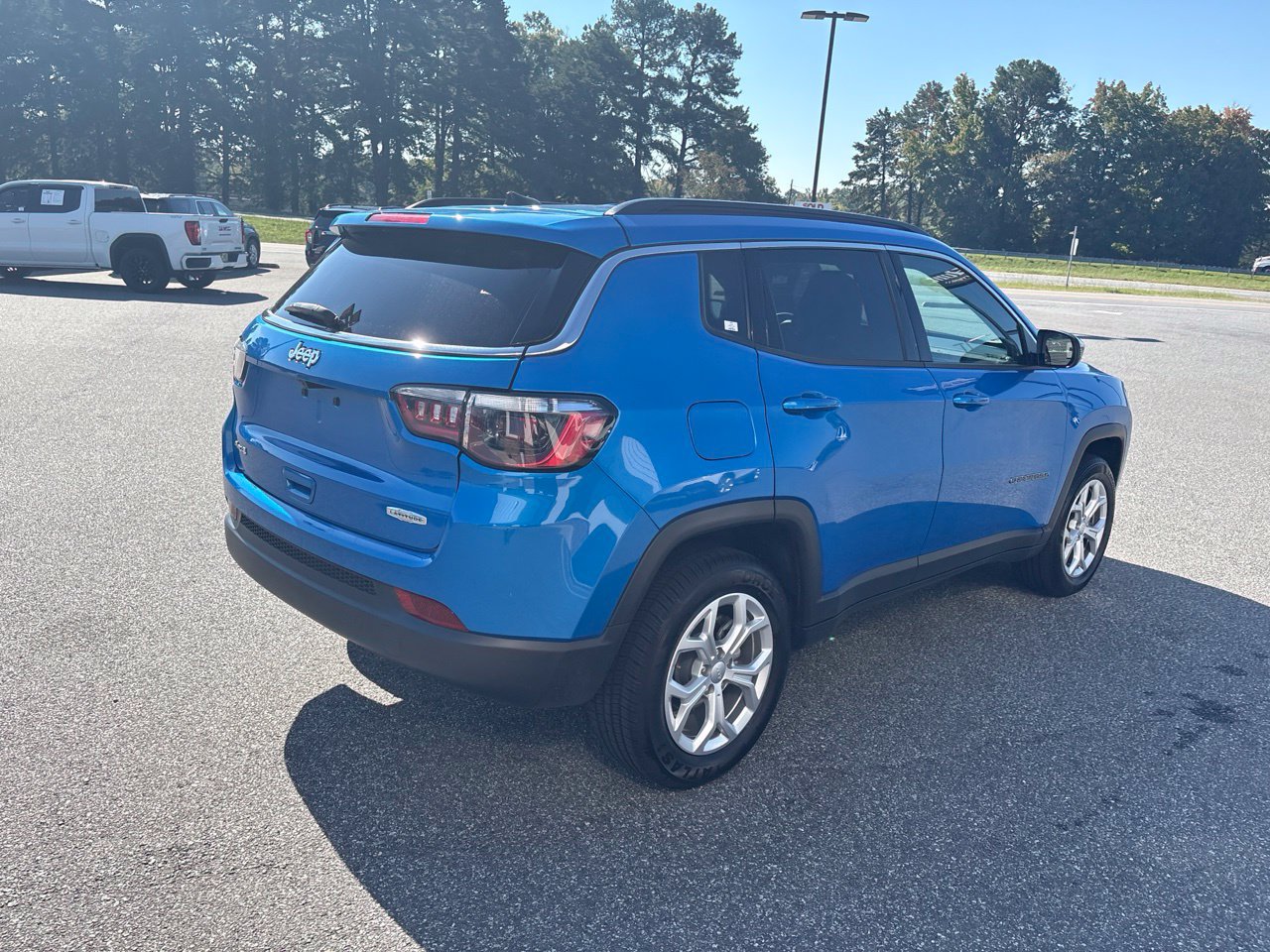 Used 2024 Jeep Compass Latitude AWD/4WD image 10