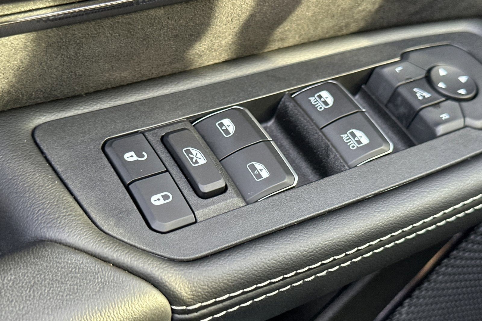 Used 2025 RAM 1500 RHO image 12